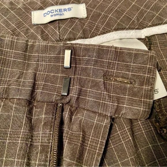 Dockers Women's Brown Checkered Shorts - Picture 3 of 6